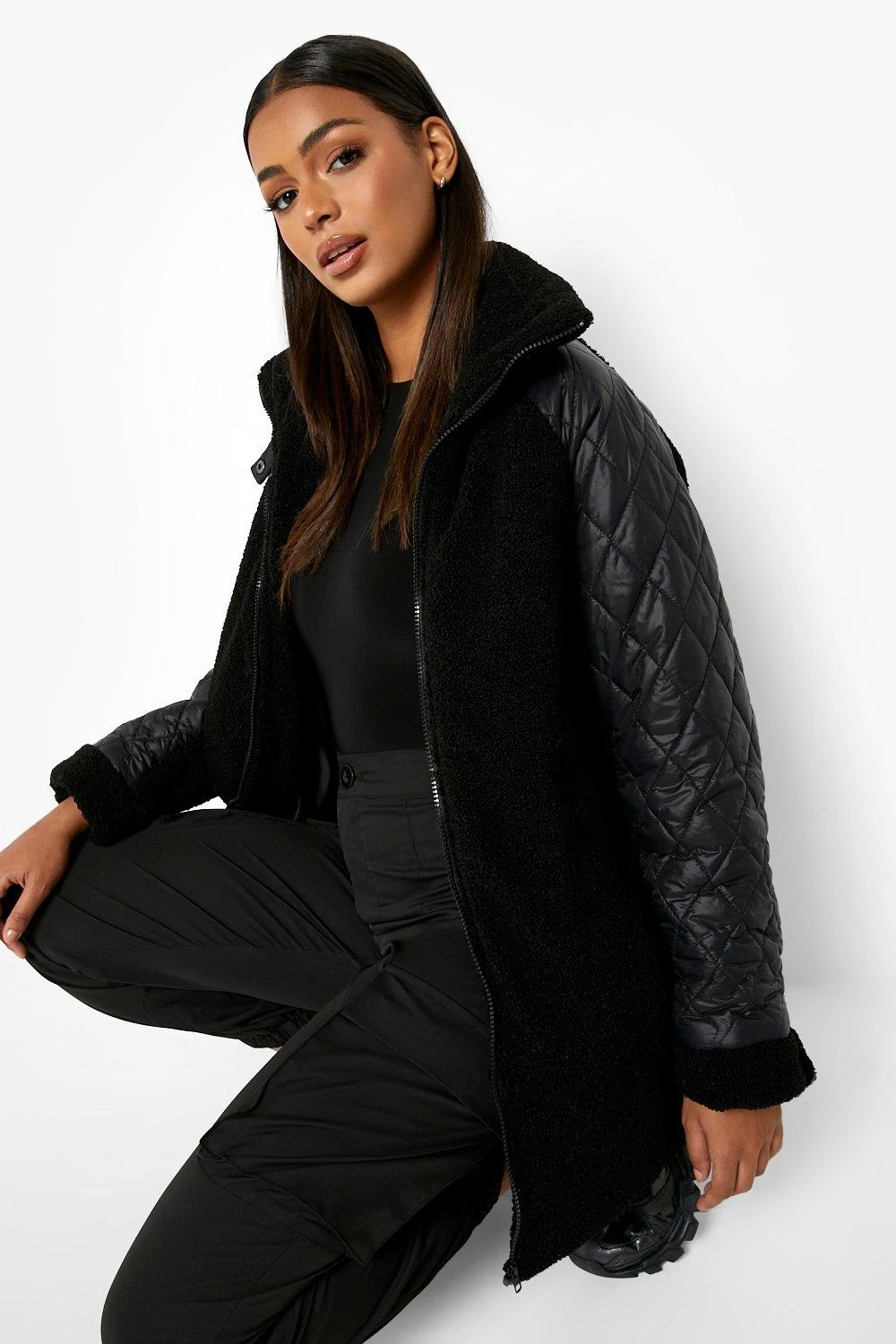 Oversize Teddyjacke Mit Gesteppten Ärmeln 5 Oversize Teddyjacke Mit Gesteppten Ärmeln – Bild 3