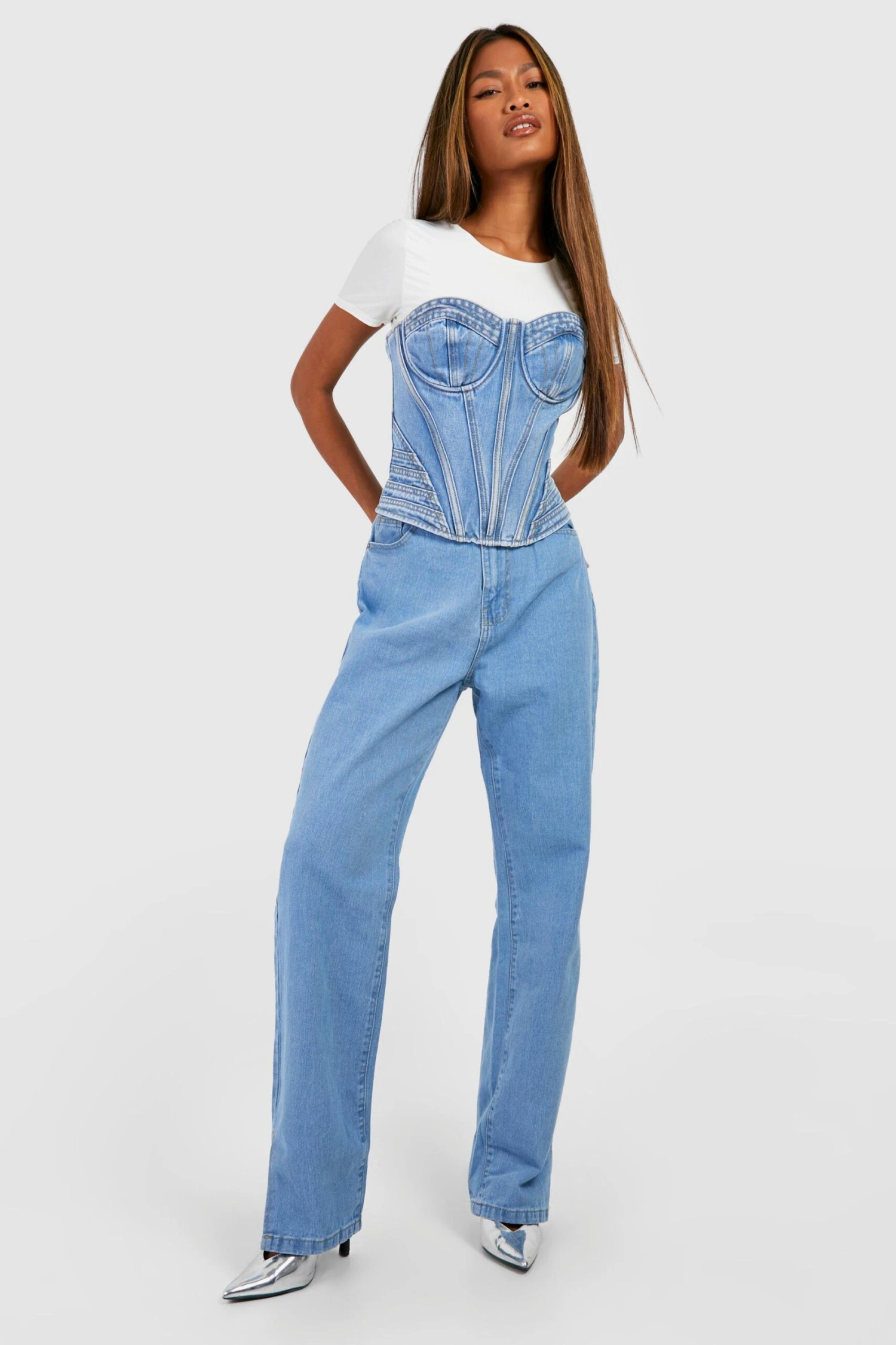 Basics Jeans Mit Hohem Bund Und Geteiltem Saum 3 Basics Jeans Mit Hohem Bund Und Geteiltem Saum