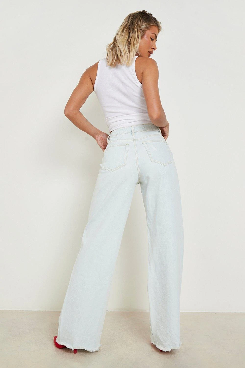 Asymmetrische Zerrissene Jeans Mit Weitem Bein 4 Asymmetrische Zerrissene Jeans Mit Weitem Bein – Bild 2