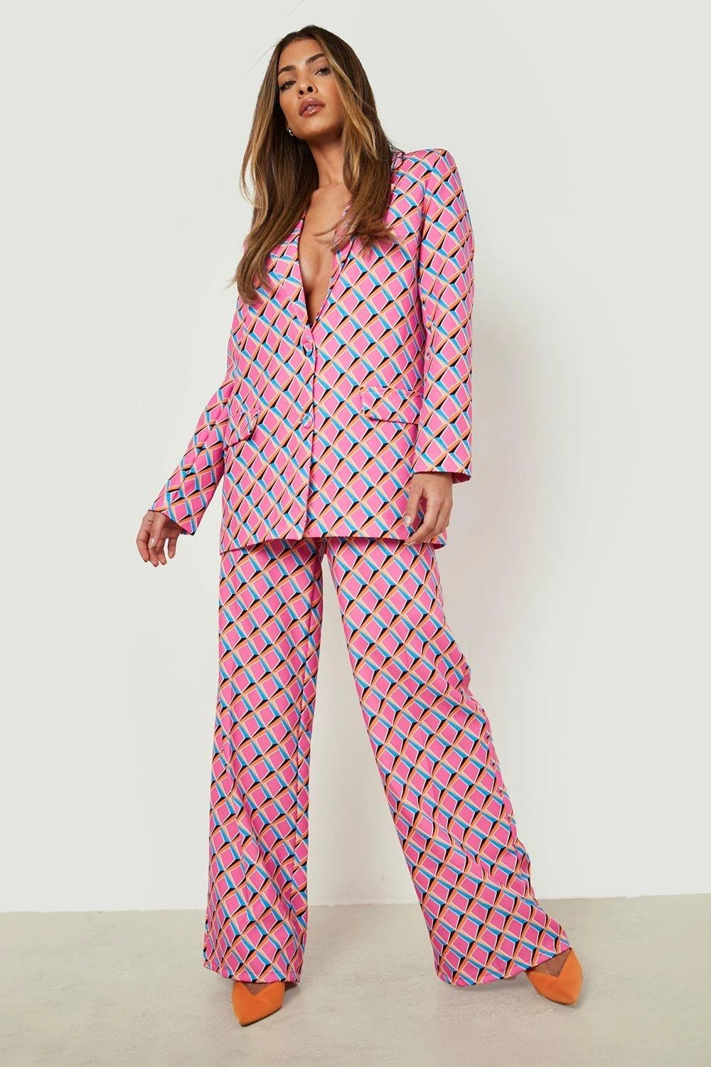 Gemusterter Blazer Mit Tiefem Ausschnitt 5 Gemusterter Blazer Mit Tiefem Ausschnitt – Bild 3