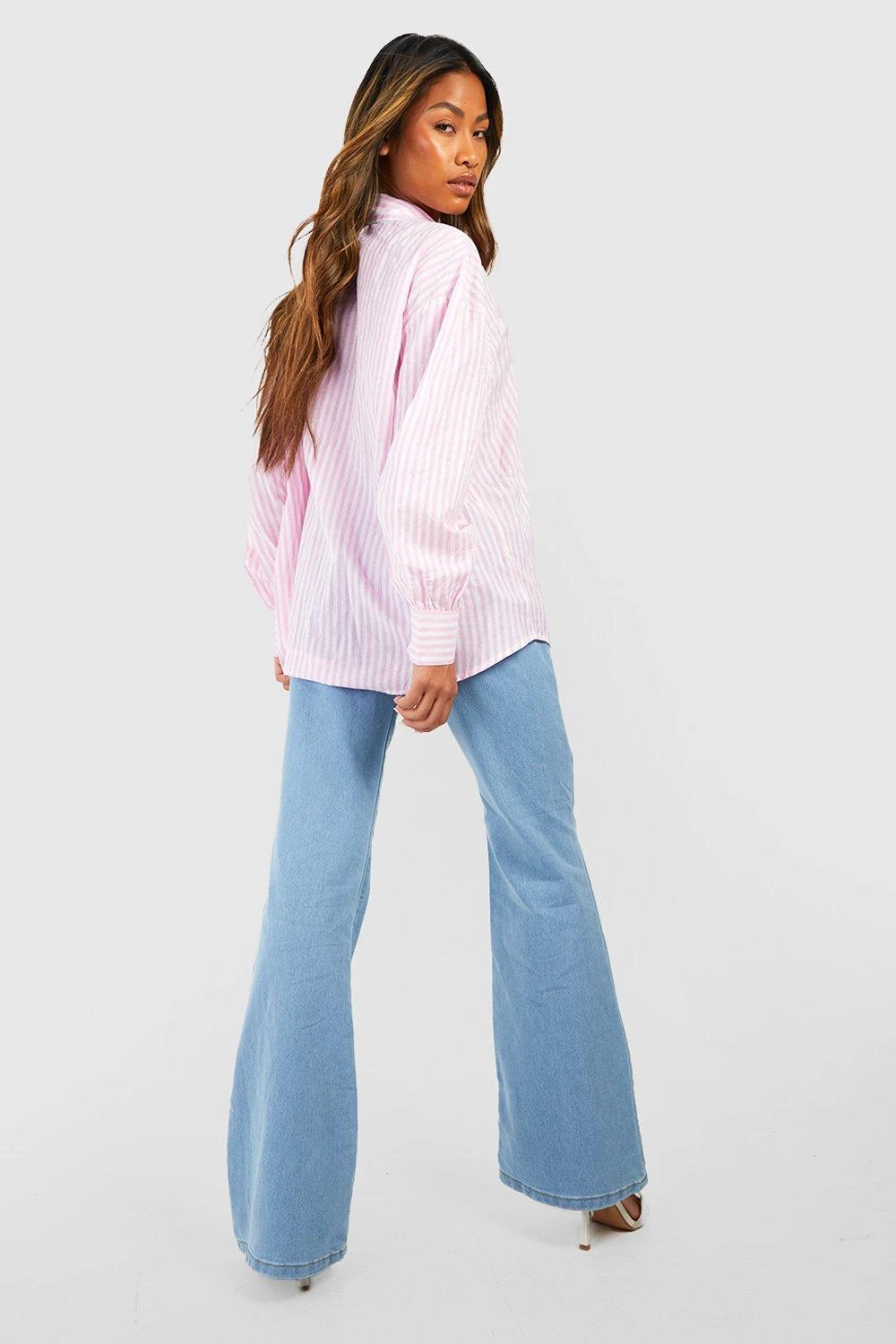 Basics Schlagjeans Mit Hohem Bund Und 5-Taschen 4 Basics Schlagjeans Mit Hohem Bund Und 5-Taschen – Bild 2