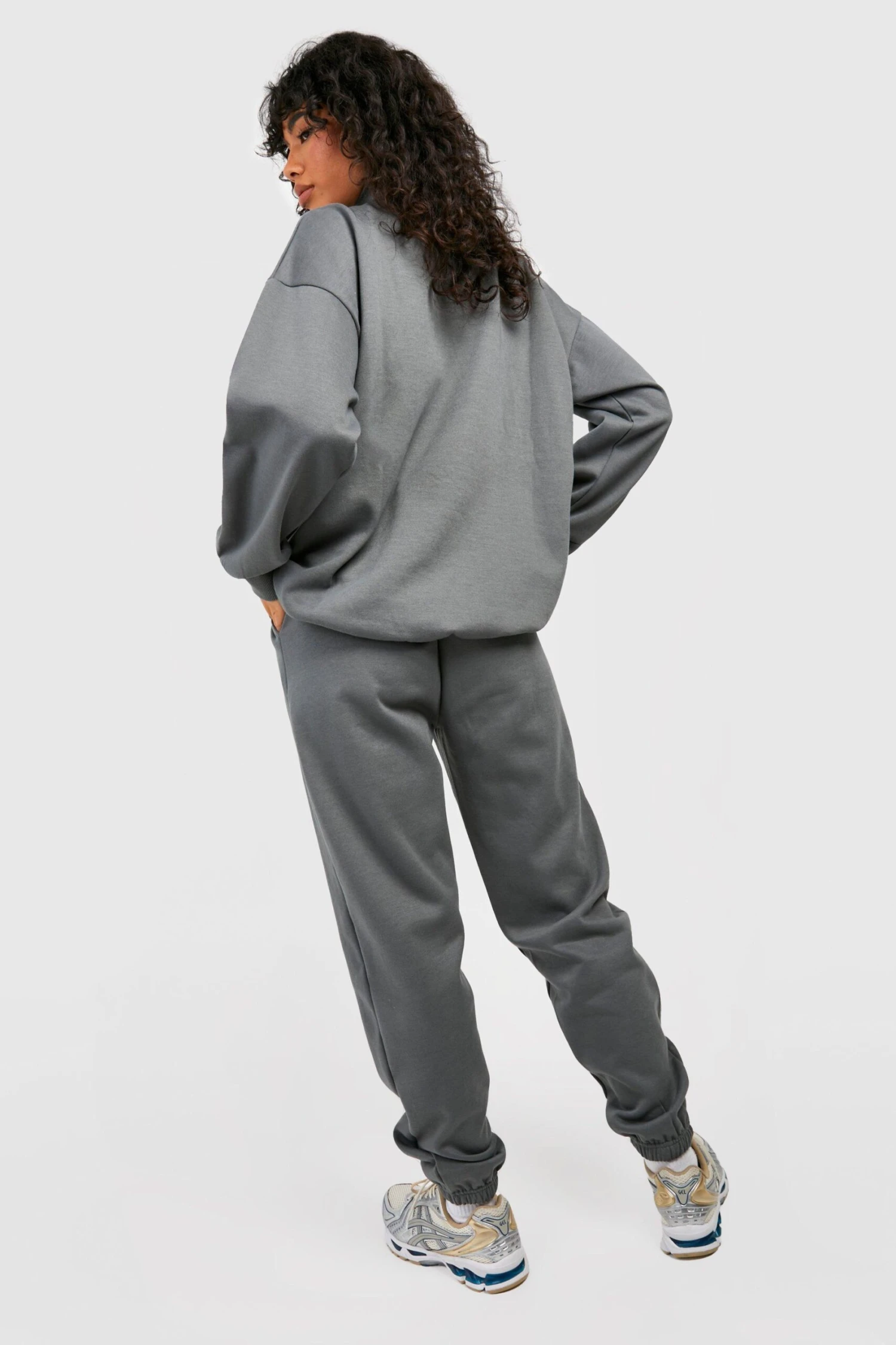 Dsgn Studio Sports Oversize Jogginghose 4 Dsgn Studio Sports Oversize Jogginghose – Bild 2