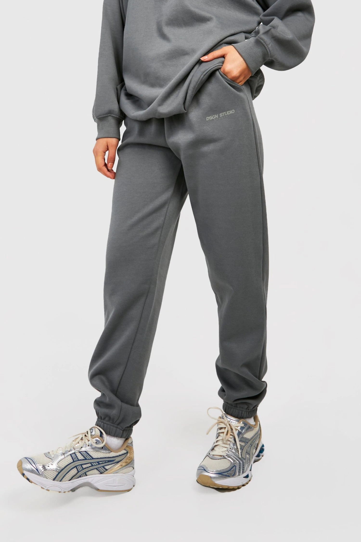Dsgn Studio Sports Oversize Jogginghose 6 Dsgn Studio Sports Oversize Jogginghose – Bild 4