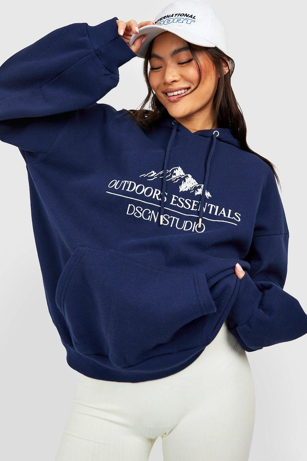 Oversize Hoodie Mit Outdoors Essentials Stickerei 3 Oversize Hoodie Mit Outdoors Essentials Stickerei