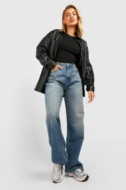 Jeans Mit Hohem Bund Und Weitem Bein