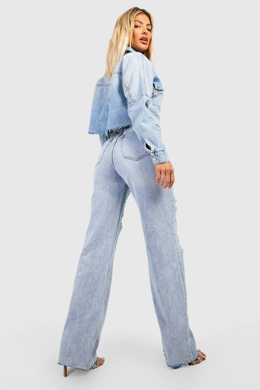 Zerrissene Jeans Mit Weitem Bein Und Hohem Bund 4 Zerrissene Jeans Mit Weitem Bein Und Hohem Bund – Bild 2