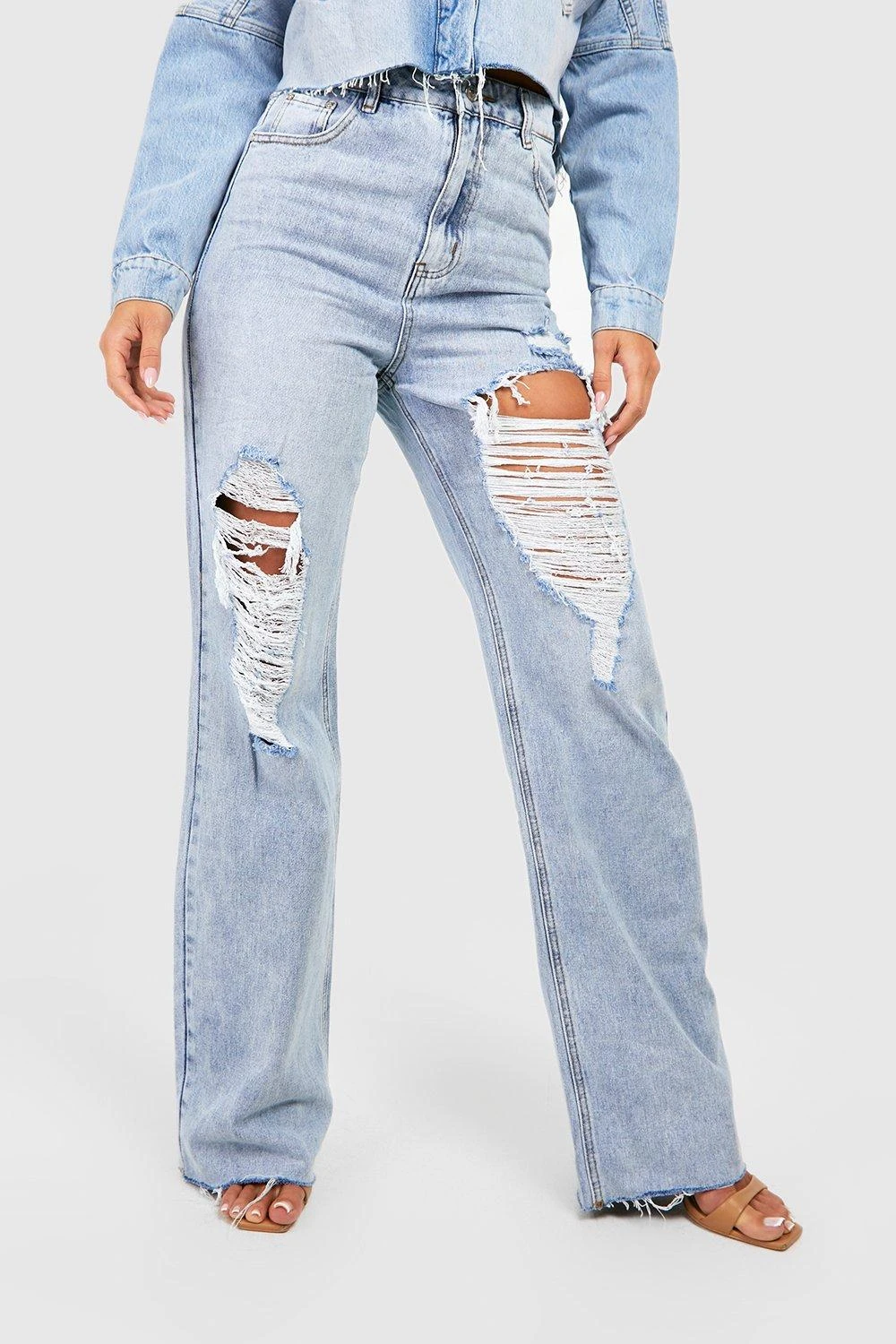 Zerrissene Jeans Mit Weitem Bein Und Hohem Bund 6 Zerrissene Jeans Mit Weitem Bein Und Hohem Bund – Bild 4